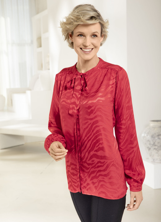 Lange mouw - Animal-look blouse in 2 kleuren, in Größe 038 bis 054, in Farbe ROOD Ansicht 1